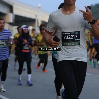 Runner Photo 6260905