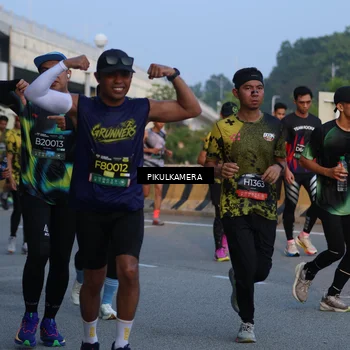Runner Photo 6261000