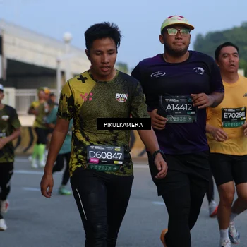 Runner Photo 6261039