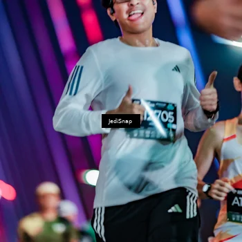 Runner Photo 6261119