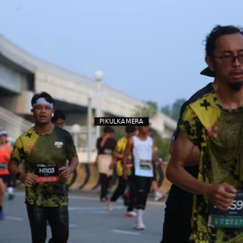 Runner Photo 6261300