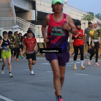 Runner Photo 6261635