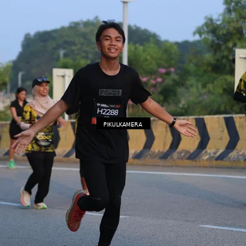Runner Photo 6261760