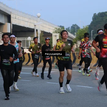 Runner Photo 6261875