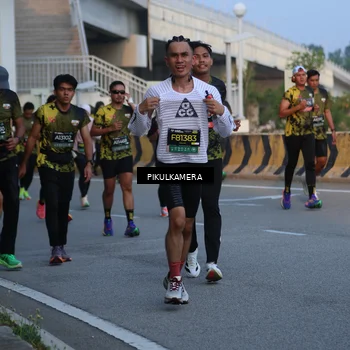 Runner Photo 6262038