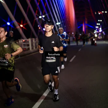 Runner Photo 6262105