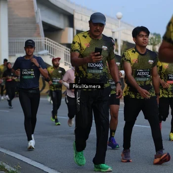Runner Photo 6262110