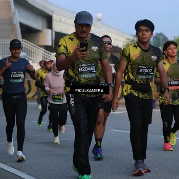 Runner Photo 6262136