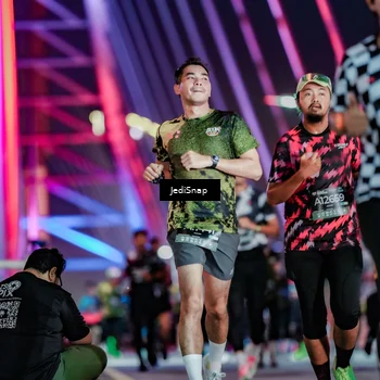 Runner Photo 6262393