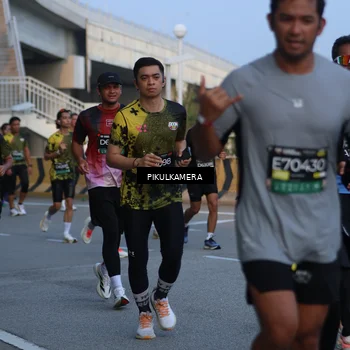 Runner Photo 6262415