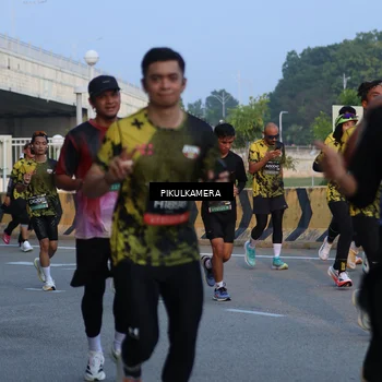 Runner Photo 6262425