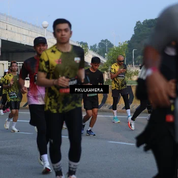 Runner Photo 6262429