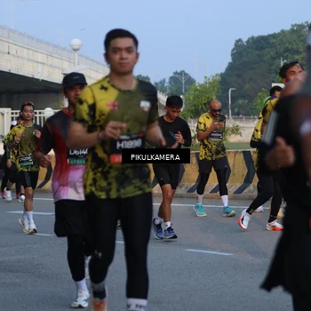 Runner Photo 6262435