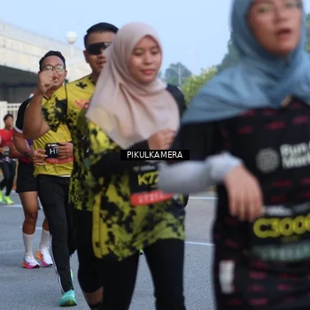 Runner Photo 6262465
