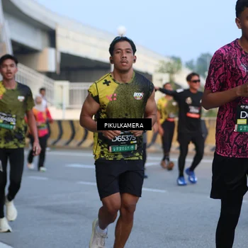 Runner Photo 6262544