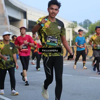 Runner Photo 6262582