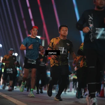 Runner Photo 6262631