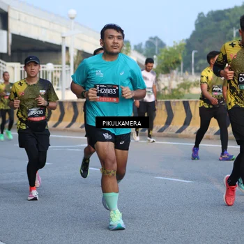Runner Photo 6262684