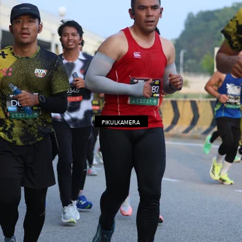 Runner Photo 6262699