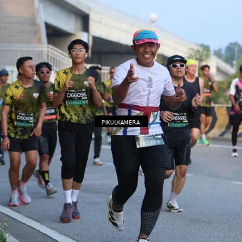 Runner Photo 6263078