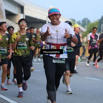 Runner Photo 6263086