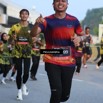 Runner Photo 6263276