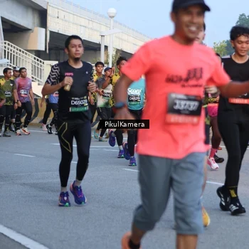 Runner Photo 6263400