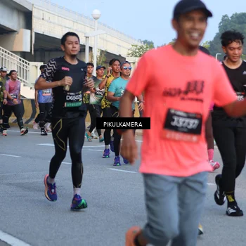 Runner Photo 6263420