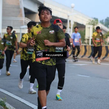Runner Photo 6263436