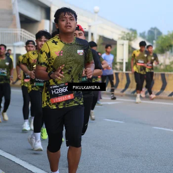 Runner Photo 6263443