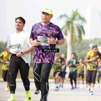 Runner Photo 6264178