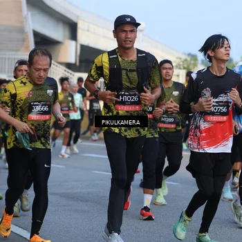 Runner Photo 6264305