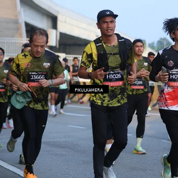 Runner Photo 6264307