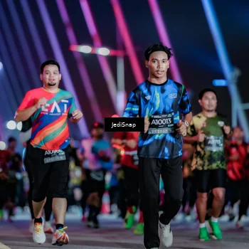 Runner Photo 6264375