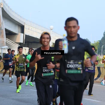 Runner Photo 6264614