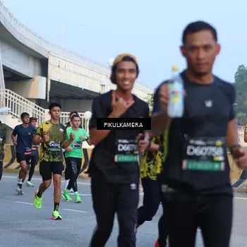Runner Photo 6264625