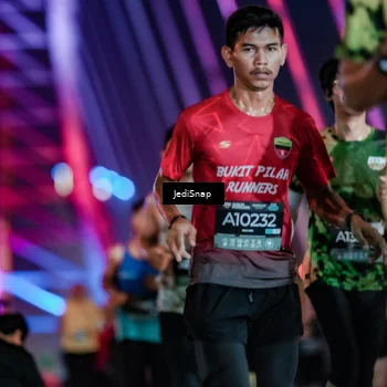 Runner Photo 6265076