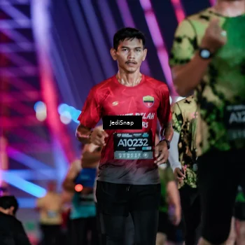 Runner Photo 6265165