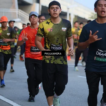 Runner Photo 6266105