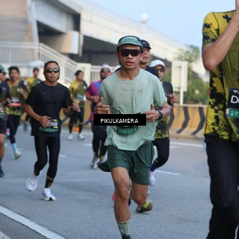 Runner Photo 6266389