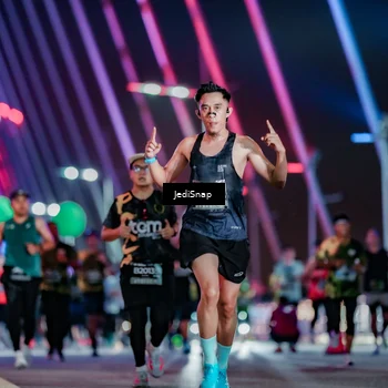 Runner Photo 6267911