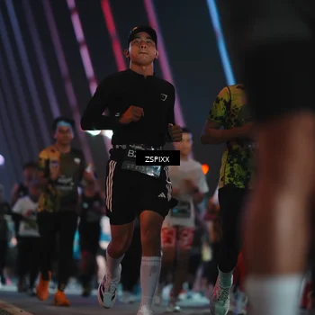 Runner Photo 6270060