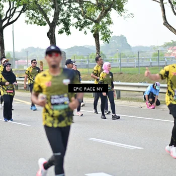 Runner Photo 6273554