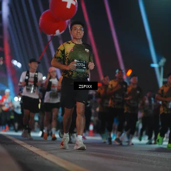 Runner Photo 6274135