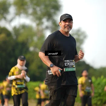 Runner Photo 6290350