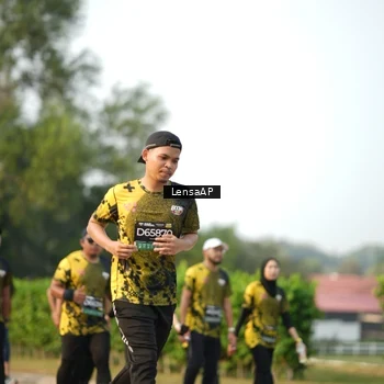 Runner Photo 6290515