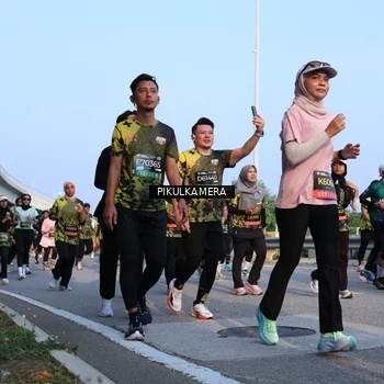 Runner Photo 6293452