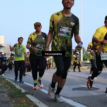 Runner Photo 6294011