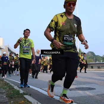Runner Photo 6294118