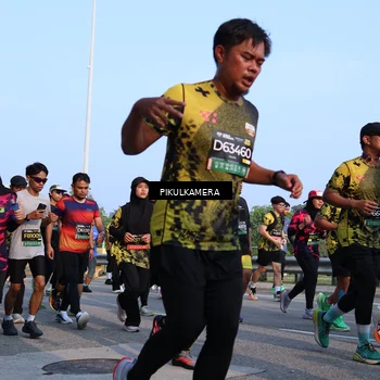 Runner Photo 6294379